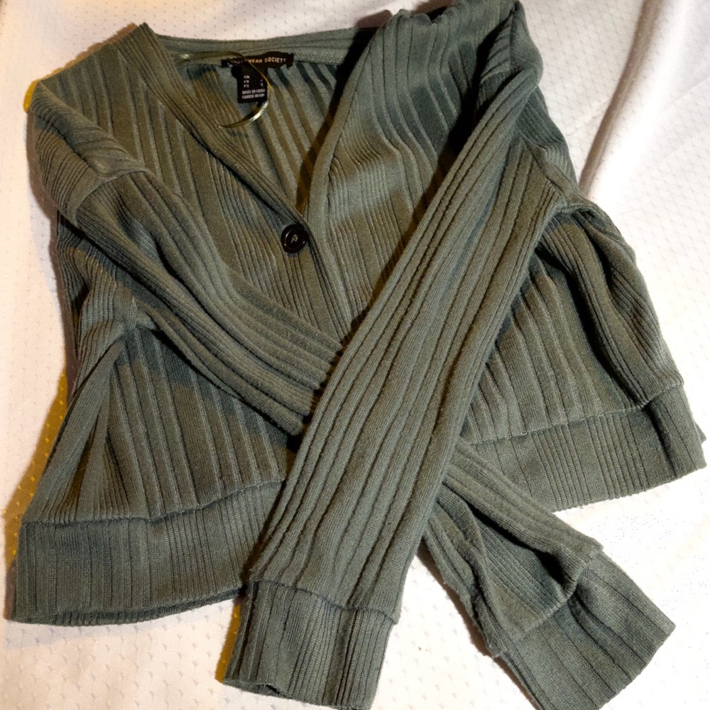 green cardigan/sweater